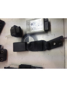 Attache ceinture arriere centrale BMW  