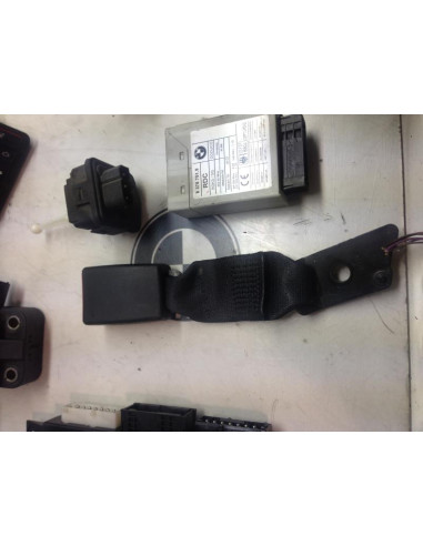 Attache ceinture arriere centrale BMW  