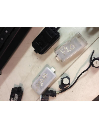 Eclairage de plafonnier BMW SERIE 1 (F20) 