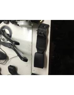 Attache ceinture arriere gauche BMW  