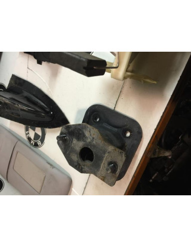Support de pare chocs arriere BMW  