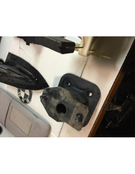 Support de pare chocs arriere BMW  