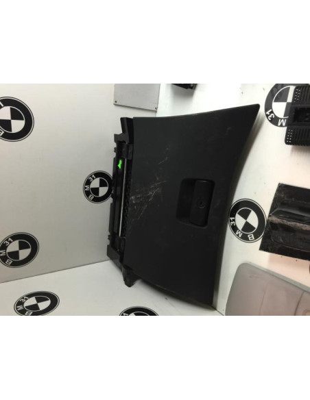 Boite a gants BMW SERIE 3 E46 PHASE 1 Essence