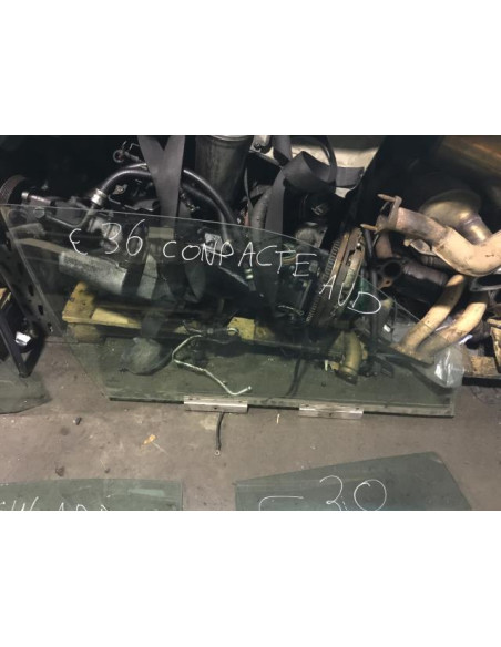 Vitre avant droit BMW  