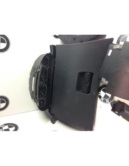 Boite a gants BMW SERIE 3 E46 PHASE 1 Essence