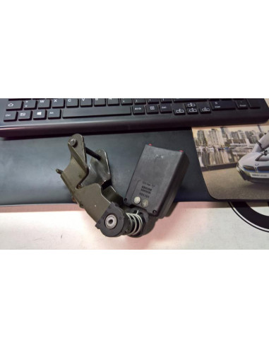 Attache ceinture arriere droit BMW SERIE 3 E46 COMPACT PHASE 1 Diesel