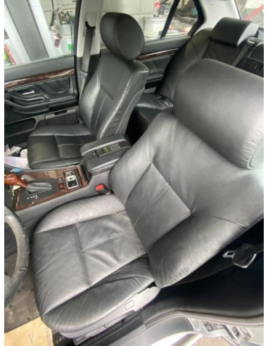 Vitre arriere droit BMW SERIE 7 E38 Diesel