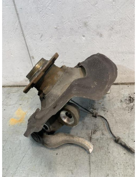 Fusee avant droit BMW SERIE 1 F20 PHASE 1 Diesel