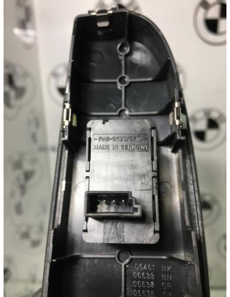 Interrupteur de leve vitre avant droit BMW SERIE 1 E87 PHASE 2 