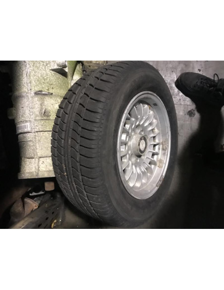 Pneu BMW SERIE 7 (E23) 
