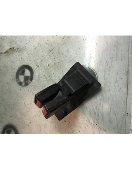 Attache ceinture arriere centrale MINI  