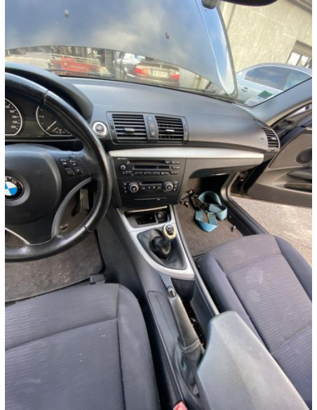 Aile avant gauche BMW SERIE 1 E81 Diesel