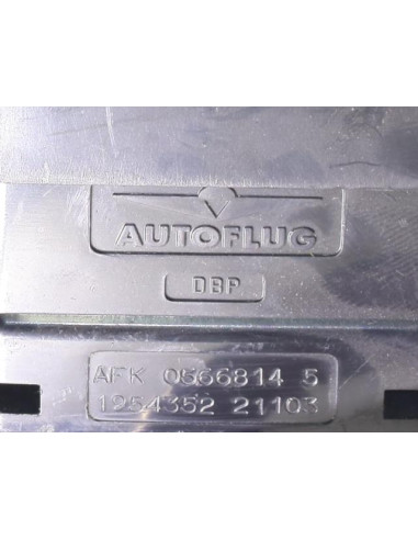 Attache ceinture arriere droit BMW SERIE 7 E32 