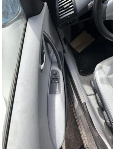 Poignee porte coffre BMW SERIE 1 E87 PHASE 1 Essence