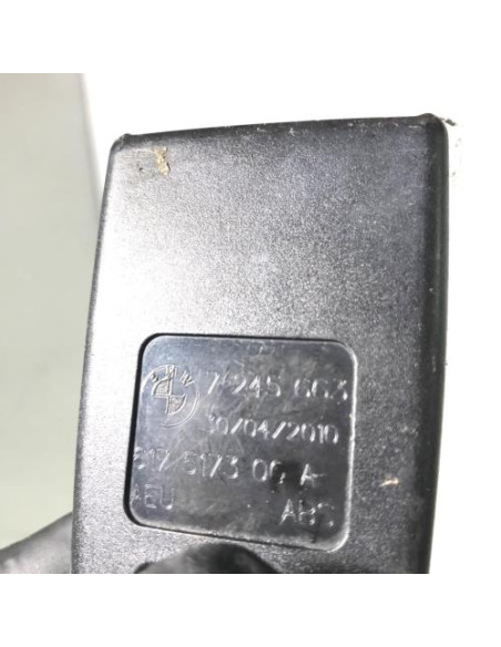 Attache ceinture arriere droit BMW SERIE 1 E87 PHASE 2 Diesel