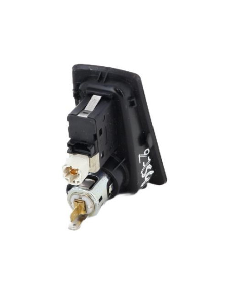Prise port USB BMW SERIE 1 E88 CABRIO Essence