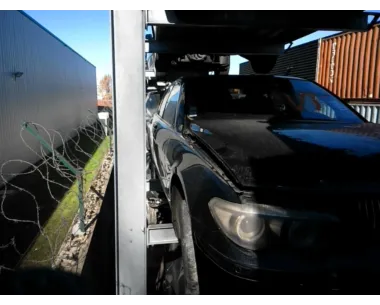 Cache moteur  BMW SERIE 7 E65 PHASE 1 Diesel