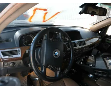 Cache moteur  BMW SERIE 7 E65 PHASE 1 Diesel