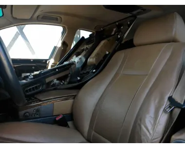 Cache moteur  BMW SERIE 7 E65 PHASE 1 Diesel