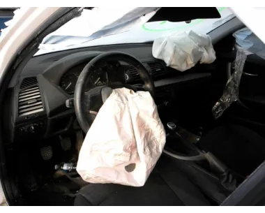 Pretensionneur de ceinture avant droit BMW SERIE 1 E87 PHASE 2 Diesel