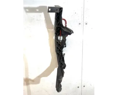 Support de phare gauche (tôle) BMW SERIE 3 E90 PHASE 1 Diesel