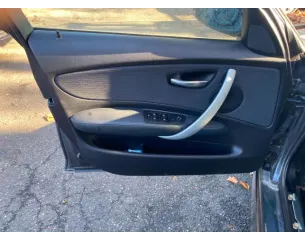 Panneau de porte avant gauche BMW SERIE 1 E87 PHASE 2 Essence