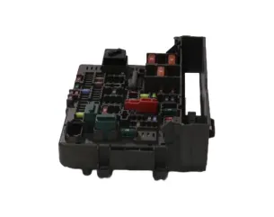 Porte fusible BMW SERIE 1 E81 Diesel 2