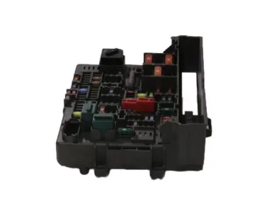 Porte fusible BMW SERIE 1 E81 Diesel