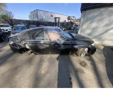 Boitier xenon BMW SERIE 5 F07 GRAN TURISMO PHASE 2 Essence